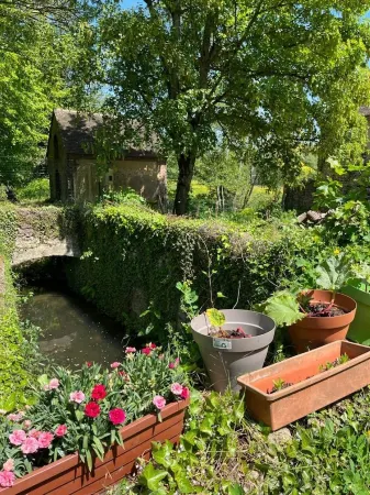 La Campagne, au Calme, en Studio Indépendant Отели в г. Гре-Сюр-Рок