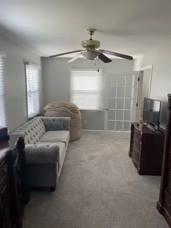 Close to UK, Keeneland and downtown. Rare Country living in the city.