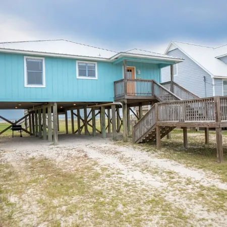 Waterfront private sandy Bay Beach & private pathway to Gulfside. Bring dogs!