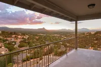 LOOK NO FURTHER-4,000sf Hillside with Views TV's & Pool Table