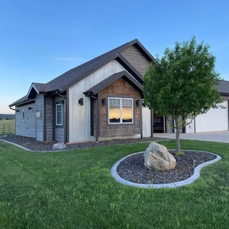 Luxury Ranch Stay - Horse and Cattle