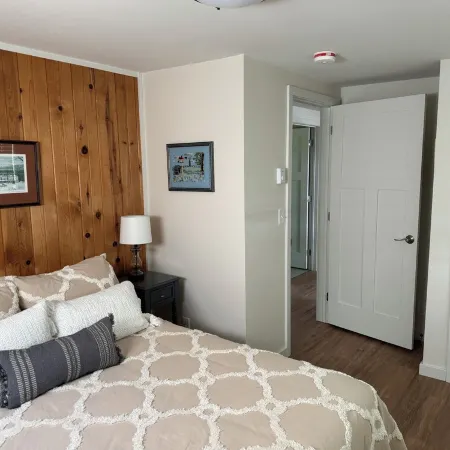 New Lake Holcombe listing 4 season, very cozy 2BR, 1BA sleeps 6