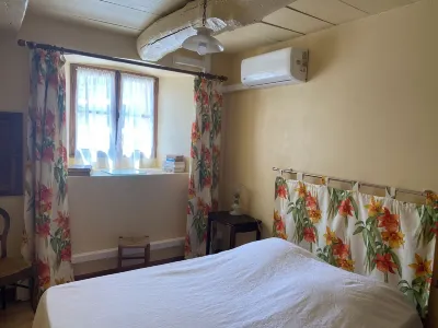 Two rooms + terrace, sea view, Erbalunga harbor Hotels near Le Sanctuaire de Lavasina, Notre Dame des Graces