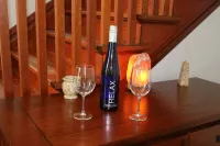 Whole House, 5 minutes by car to OU, 2 Bedroom, 1.5 bath, Smart TV, FREE Wi-Fi Hotels in Athens Township