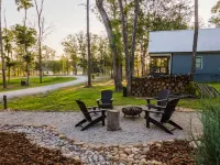 Sparks Fly / The Retreat at Water's Edge / 2 Kayaks, 1 Canoe, 1 Paddle Board Hotels in Tracy City