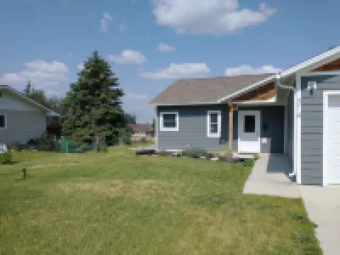 Highway 2 Modern Cottage