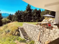 Sublime Bas de Chalet de Standing en Duplex Aux Angles -Space for Billiards and Cinema Hotels in Les Angles