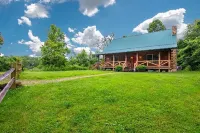 Southern Comfort Cabin- 8 Guests, 3 BR, 2.5 BA, Hot Tub, WiFi- Hocking Hills Hotels in Jackson Township