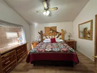 The Royal Pine Panoramic Views & Hot Tub