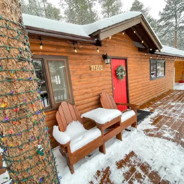 Mountain Cabin Overlooking Breathtaking Riverfront and Valley Views