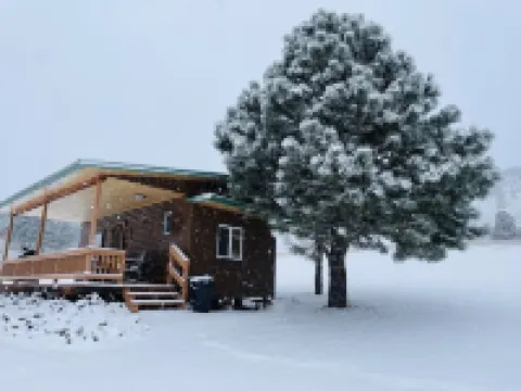 Deer Cabin - Mountain Views, Hear Rushing River, Private, Pet Friendly 斯蒂爾沃特縣酒店