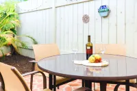 Private Modern 1BR/1BA Tropical Kihei Maui Cottage by the Beach