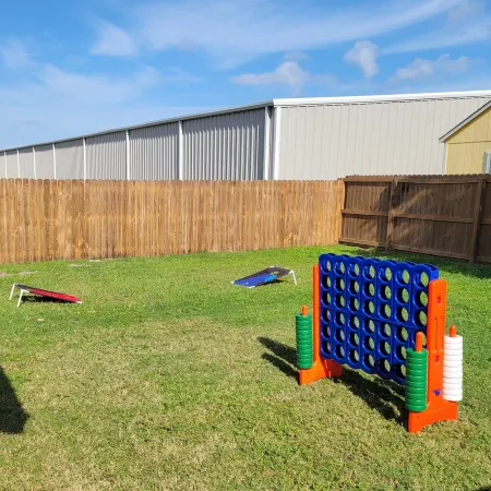 Charming Family Friendly Coastal Home Min from Beach and Bay!!! Sleeps 9!