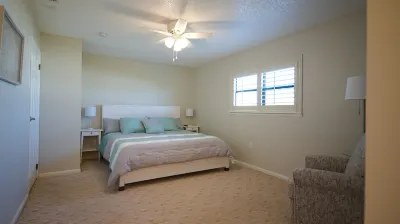 Beautiful Townhome Steps from Beach