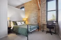 Modern Loft in Trendy North Loop Location