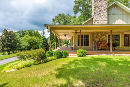 The Falls at Whitetail Ranch - Intimate Retreat