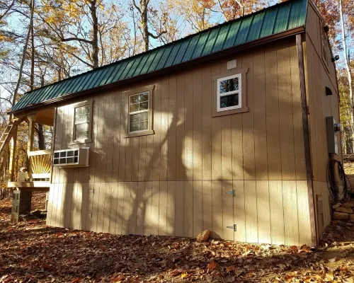 Pet friendly cottage on 17 acre Lake front property with dock and kayak access Hotels in Bledsoe County