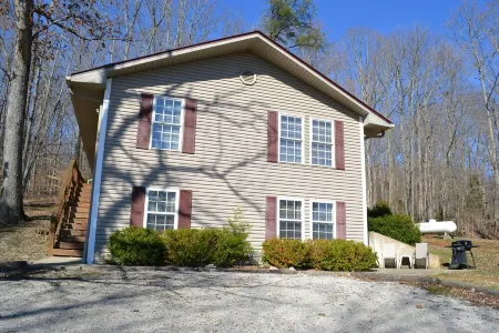 Cabins in Brier Creek near Lake Nolin State Park and Mammoth Cave