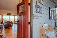 Sky's the Limit -Mountain View, Golf Course, Waterfalls, Game Room. Sleeps 14 - Mountain View