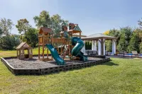 Pool+Hot Tub, 2 King Beds, Outdoor Fire/Oasis, Playground, Theater, Workout Room