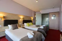 Brit Hotel Bleu Nuit