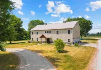 Barndominium! Pool, HotTub, Slide, Mini B-Ball Court/Nerf Arena, Theater, 2 Bars