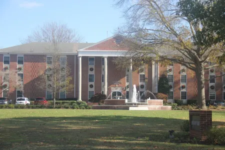 Luxury Town Home Close to Everything