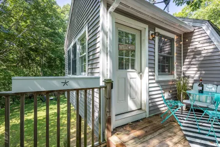 Spacious suite - close to everything + backyard10 min to Portsmouth +Ogunquit