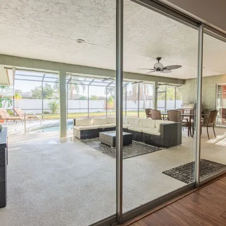 Sleeps 12!! Spacious Retreat in Sarasota, Close to Beaches and Downtown