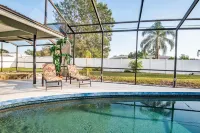 4Br Private Pool Home, Screened Lanai, & 3mi to Srq Airport