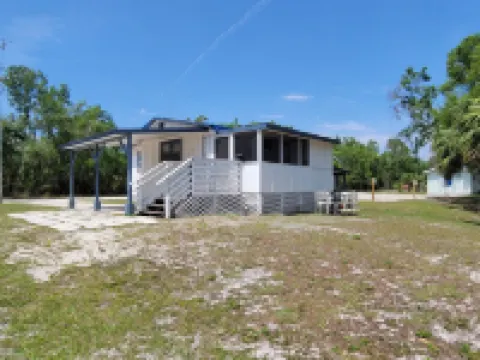 Charming Waterfront Cottage