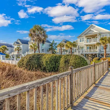 "Mermaid's Delight" Oceanfront Beach House w/pool