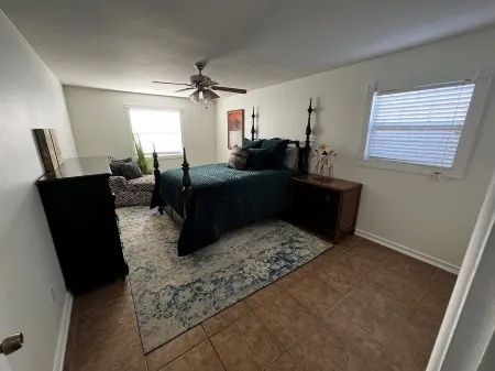 Downtown Cottage walking distance from Medical Center Hospital & Starbucks