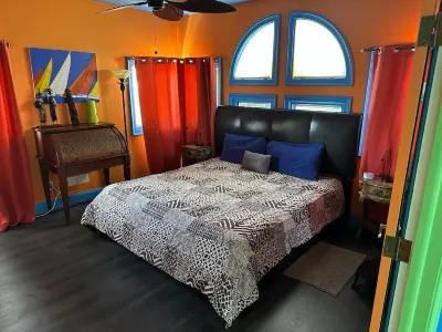Real World MTV House-18 to 22 guests, Not Just a  House Your Own Private Resort 미국 대륙 최남단 지점 주변 호텔
