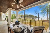 Lakefront with Pool, Hot Tub, Pontoon Boat & Movie Theatre