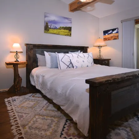 3Br/2Ba,Mt View,Hot Tub,Free Shuttle!Book Your Summer Vacation!!!