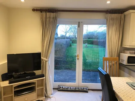 Pear Tree Cottage. 2-bedroomed cottage.  Short breaks welcome.  Free Wifi