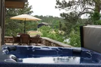 Beautiful, large, private home in Fox Acres- huge patio w/ gorgeous views! Hotels in Red Feather Lakes