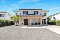 New!Luxurious & spacious waterfront 4 bedroom house in Marathon with endless fun Hotels in Marathon