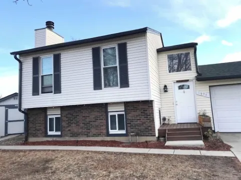 WELCOME TO YOUR HOLIDAY HOUSE with 4 bedrooms 2bathrooms