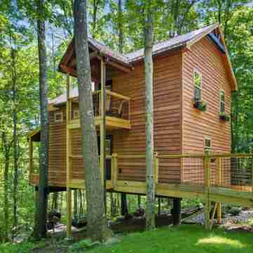 Ohiopyle Luxury Treehouse Hotel Exterior