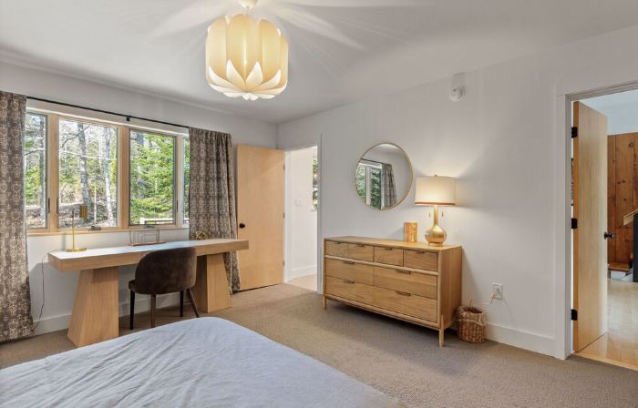Boothbay area -- Newly renovated, near ocean, short drive to Botanical Gardens