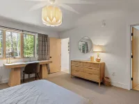 Boothbay area -- Newly renovated, near ocean, short drive to Botanical Gardens Hotels in Southport