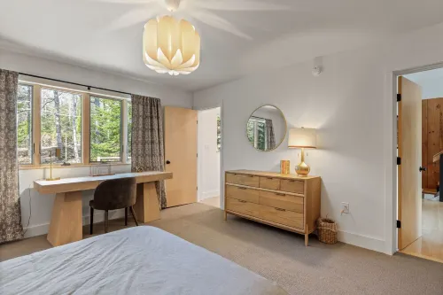 Boothbay area -- Newly renovated, near ocean, short drive to Botanical Gardens