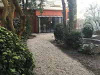 Unique!! unusual! Charming apartment with large garden 10 m from the Royal Canal