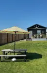 Flo’s Cabin at Grans – Flathead Lakefront, Firepit, Dock, Kayaks, Pet Friendly.