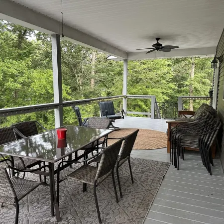 The Nauti Farmhouse - 1 Mile to Moors Resort w Dock/Golf Cart/Pontoon Rental