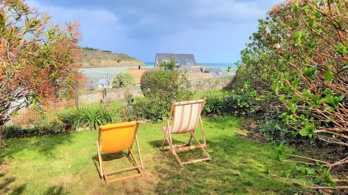 Waterfront with sea view! Hotels in Plérin