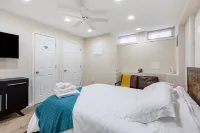 Cozy Old Town Escape: 2BR Dream WalkScore 98