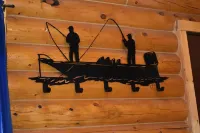 Modern log cabin with a cozy feel along the Clearwater River